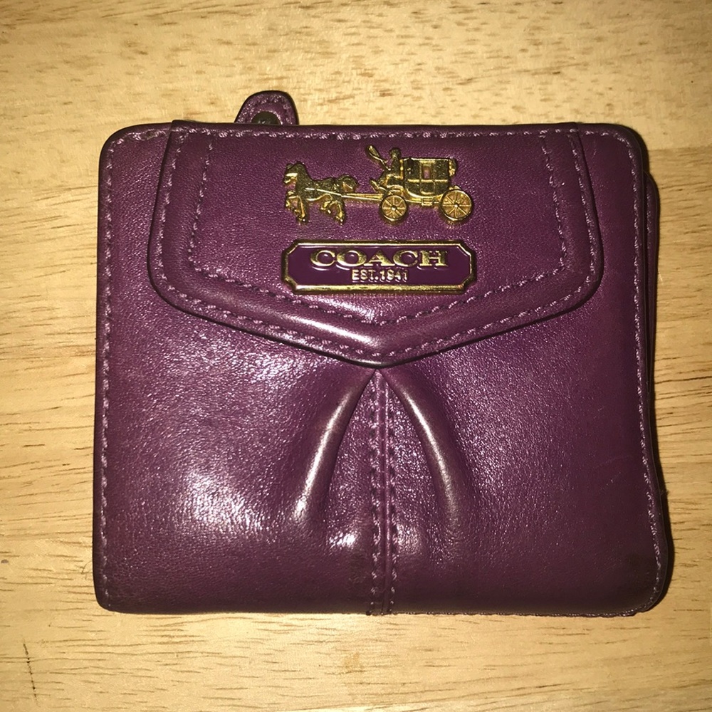 Small Coach Wallet - 🌟Closet ClearOut🌟
